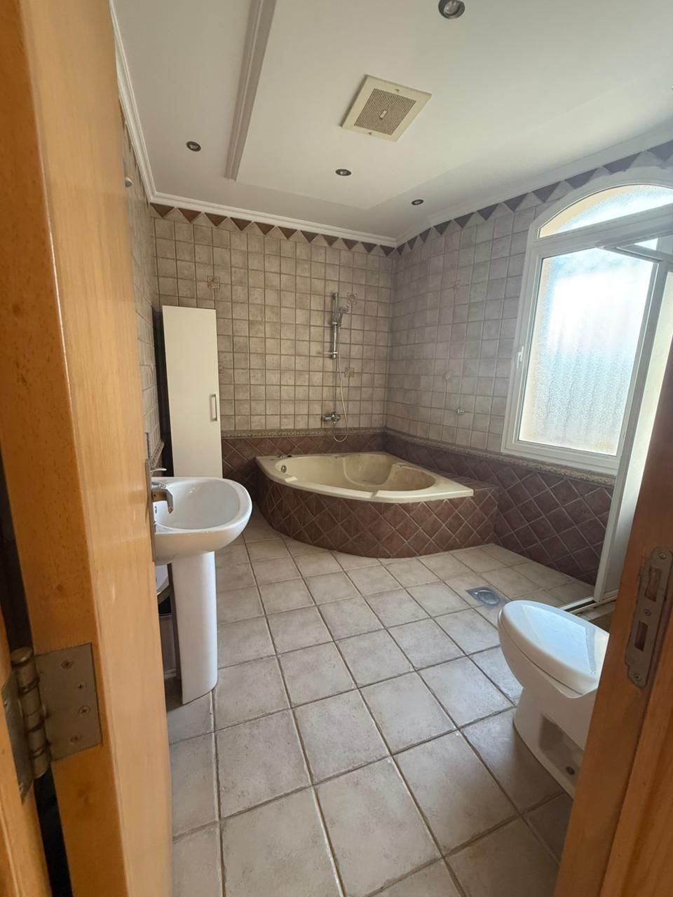 property_image_undefined