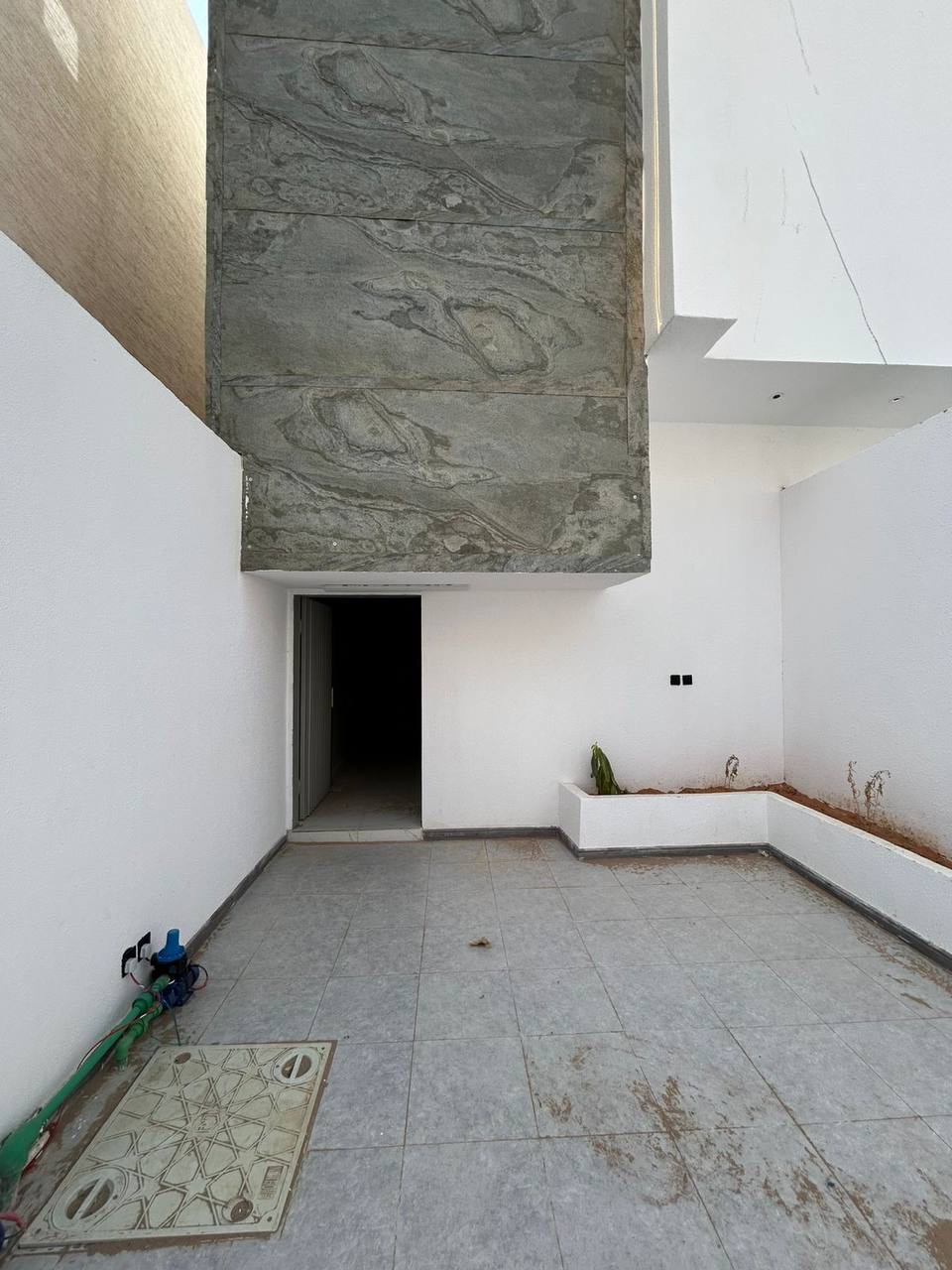 property_image_undefined