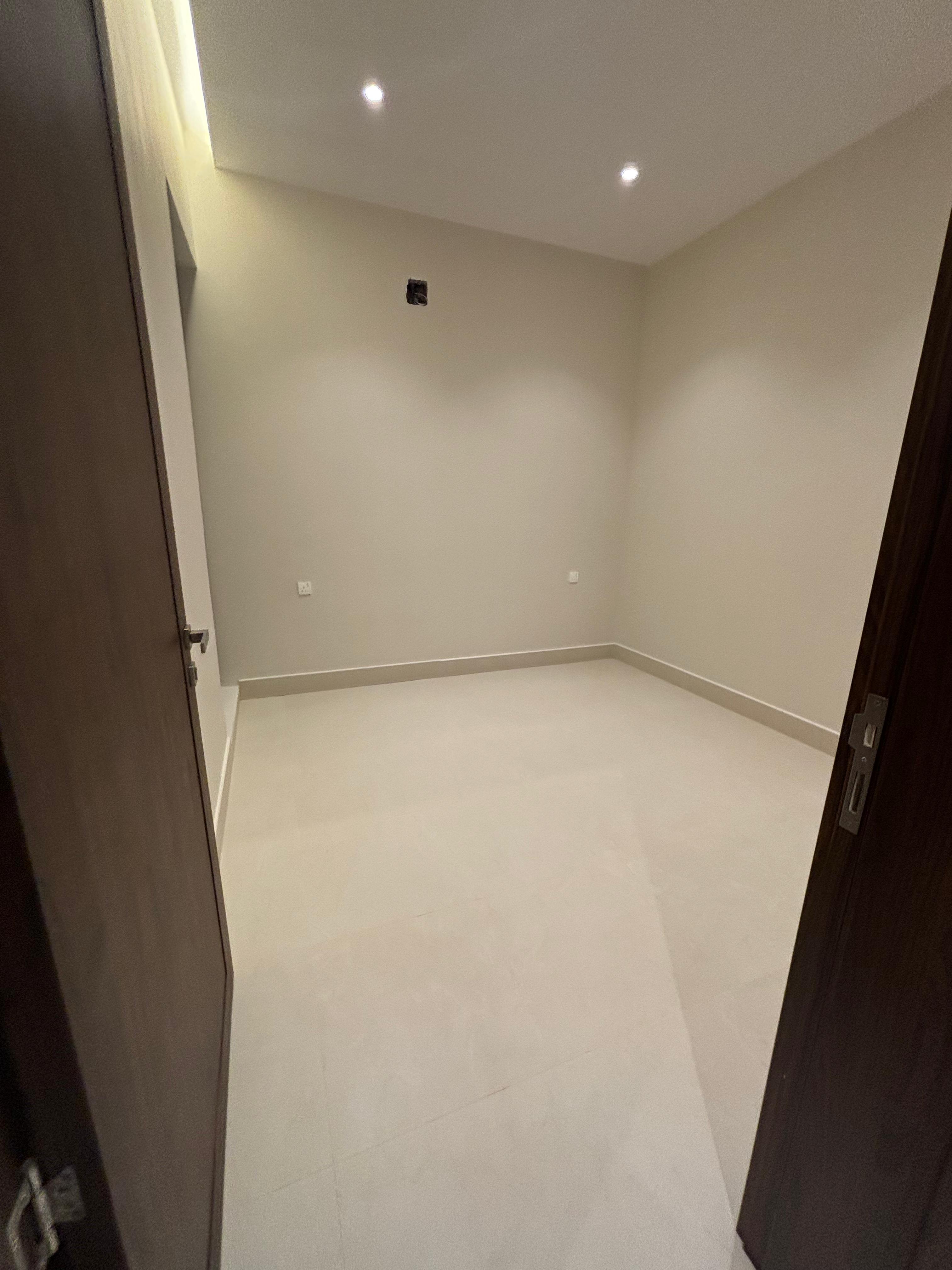 property_image_undefined