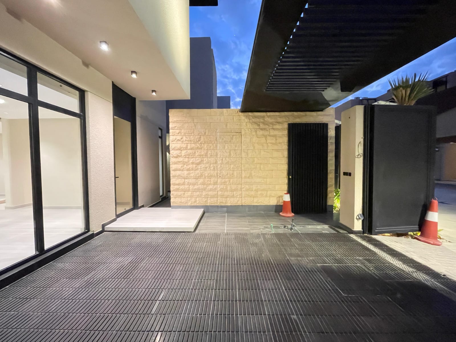 property_image_undefined