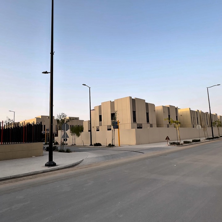 property_image_0