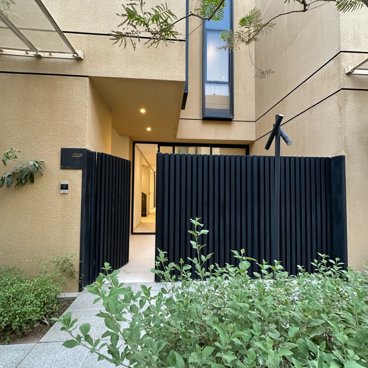 property_image_0