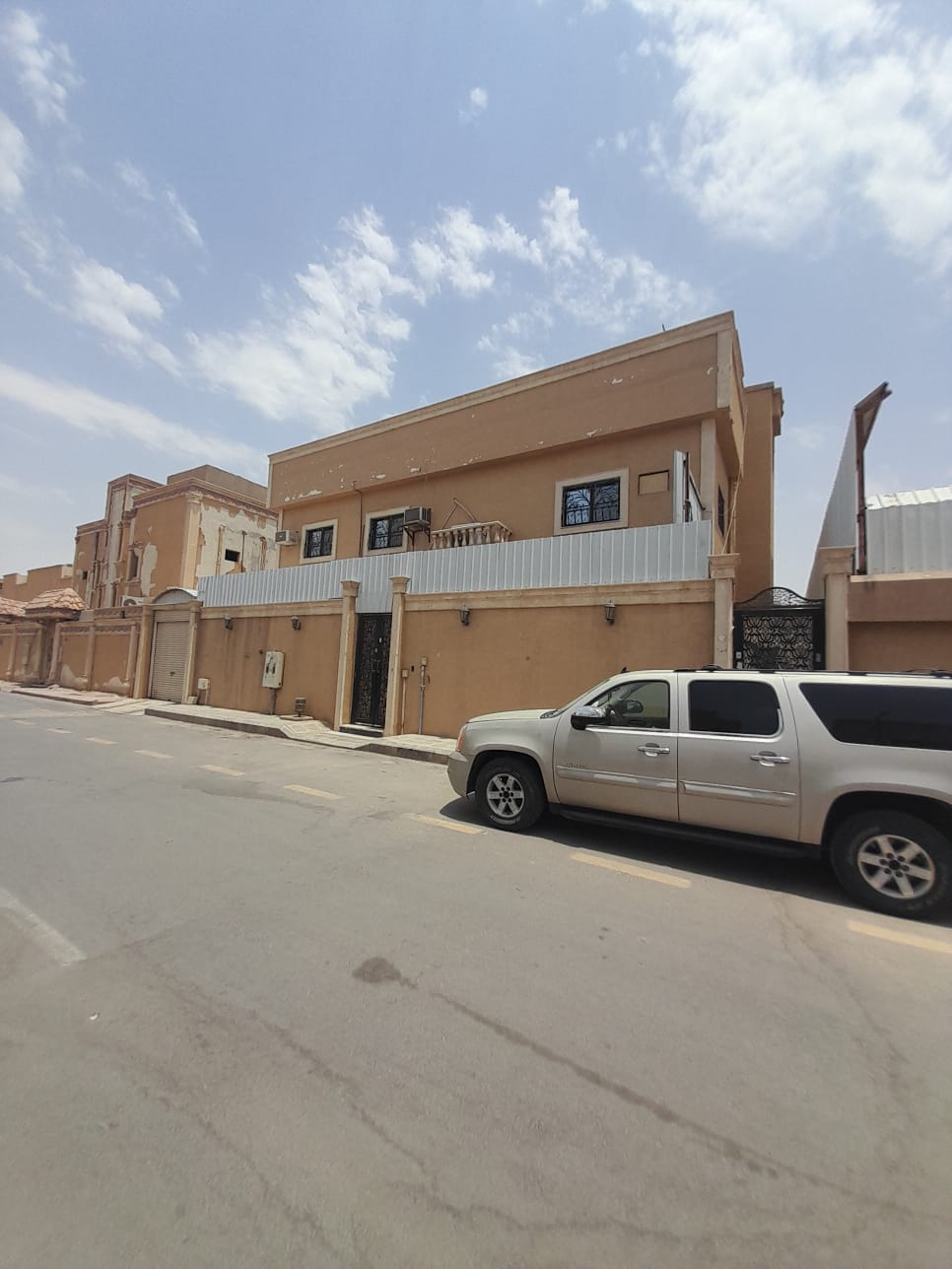 property_image_undefined