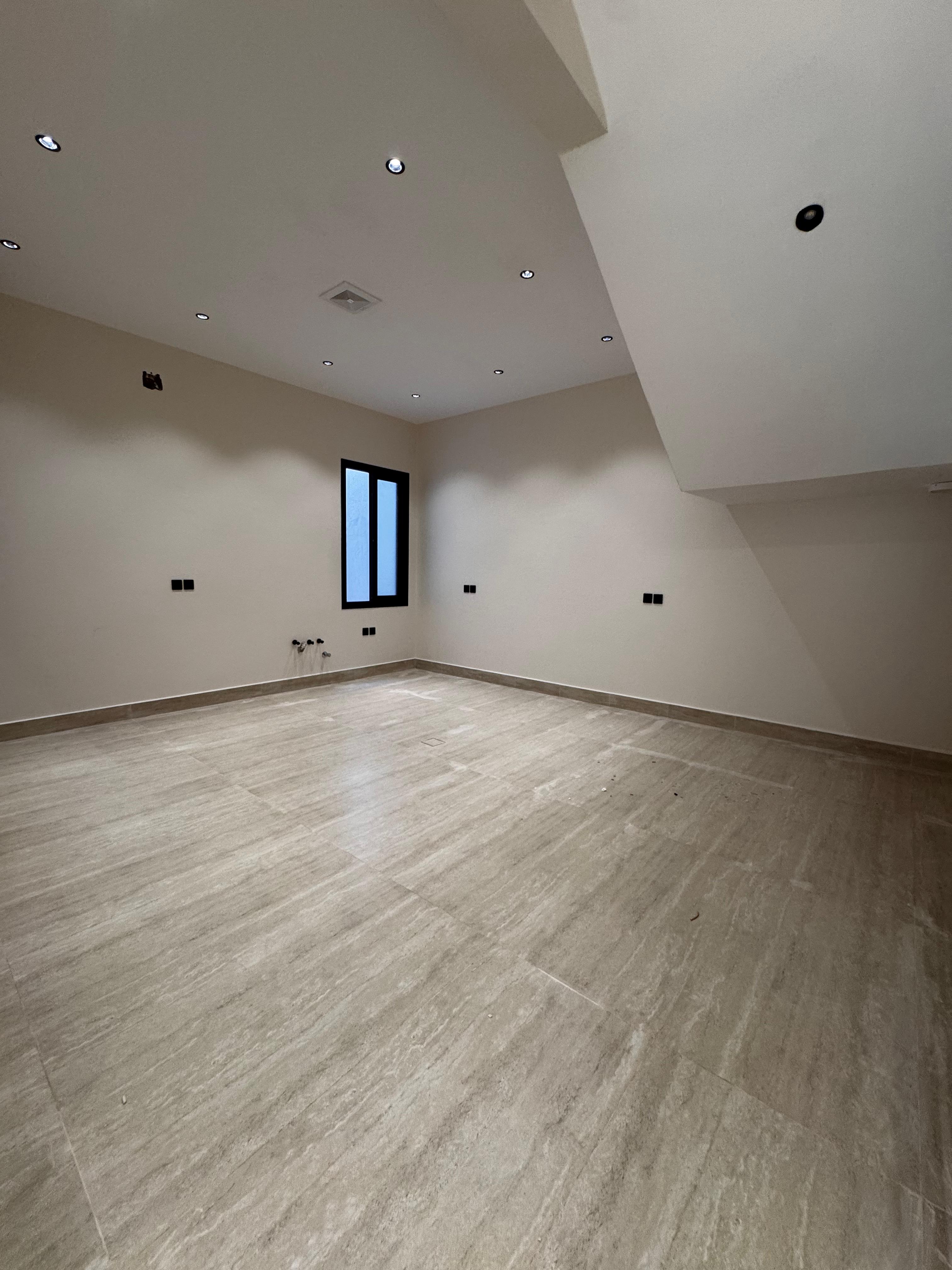 property_image_undefined